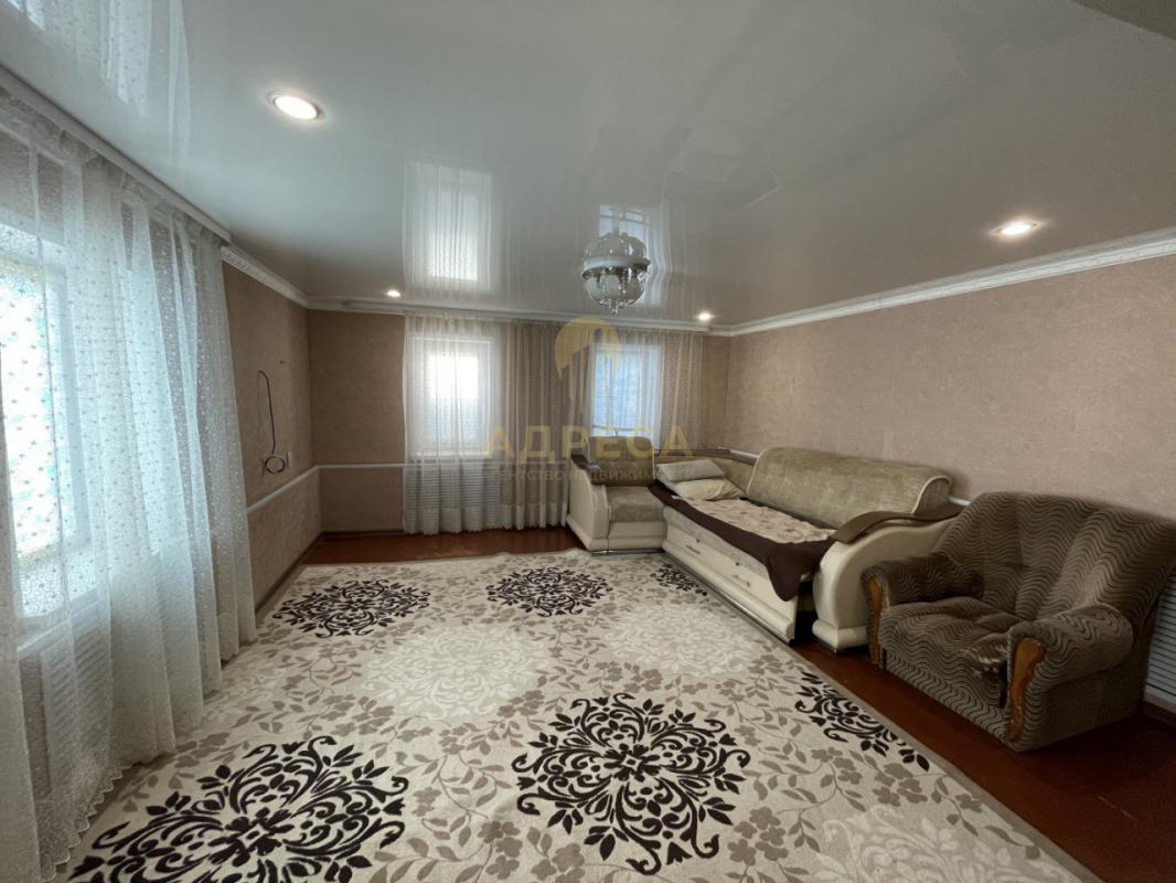 В продаже Дом с земельным участком, ИЖС , все в собственности, документы в порядке, обременений нет. - Южный Урал