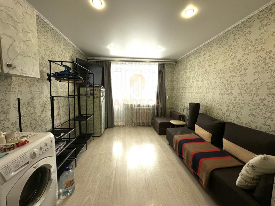 Продается комната в центре города, на против ОГУ по пр. - Оренбург