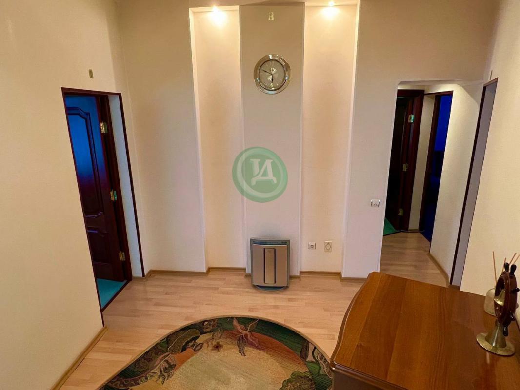 Продам 2-этажный кирпичный утепленный дом 363,7 кв. - Орск