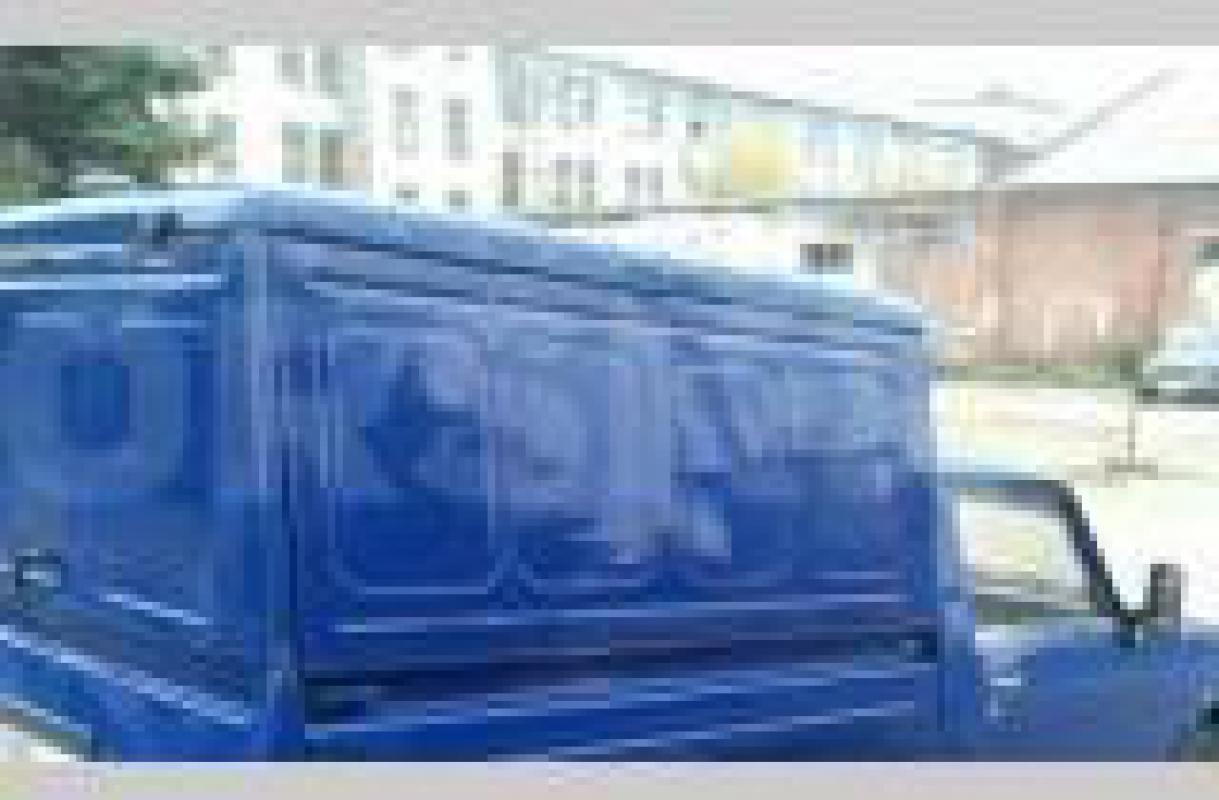 продам будку кузова (кунг) пикапа ИЖ на базе пятёрки. цвет тёмно-зелёный. фото для примера. - Орск