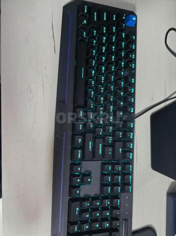 Продам клавиатуру THUNDEROBOT ,красные свичи. - Орск