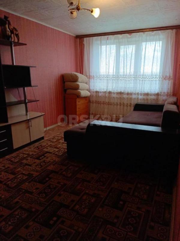 Сдам двухкомнатную квартиру с раздельными комнатами. - Орск