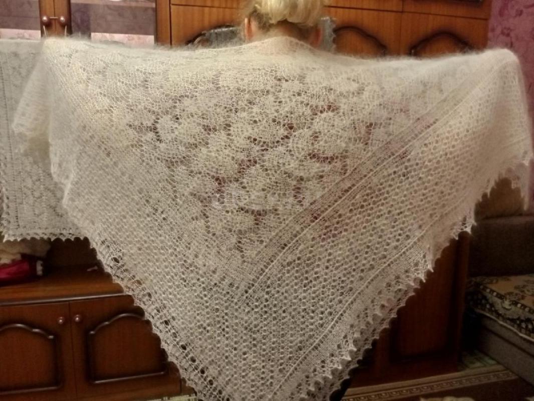 Оренбургская пуховая паутинка, ручная работа . - Орск