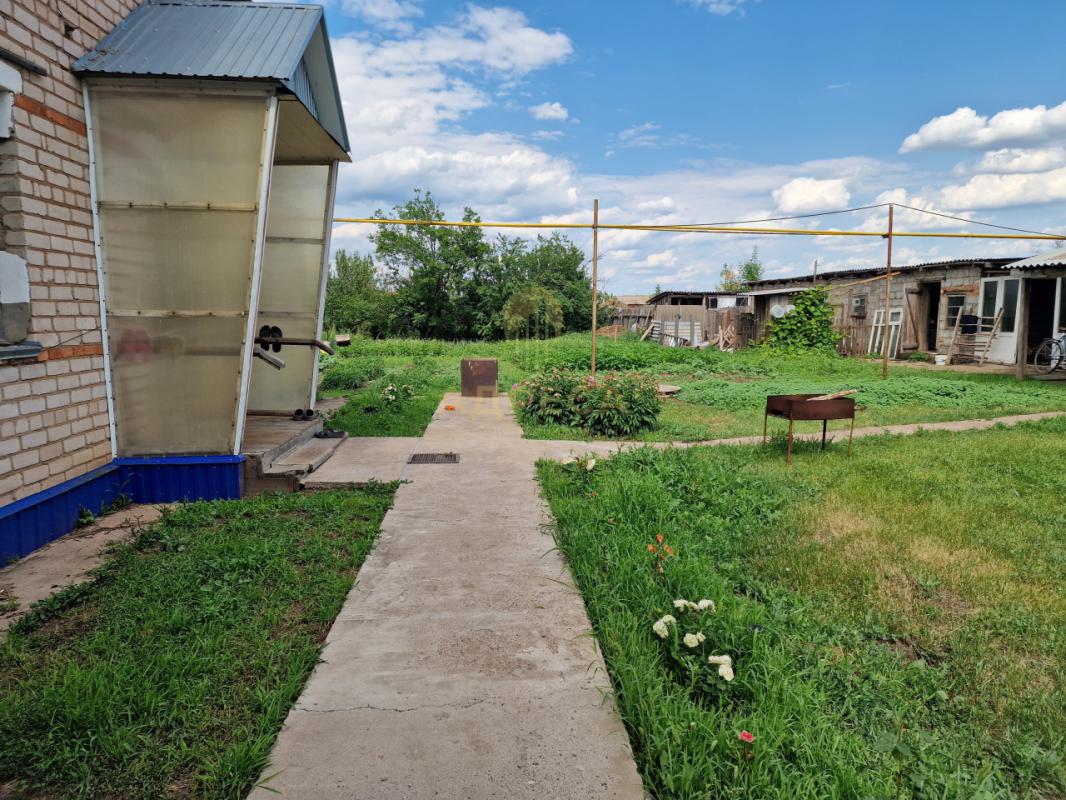 Продаётся дом с земельным участком, всё в собственности, по документам квартира ,общей площадью 75,9 - Краснохолм