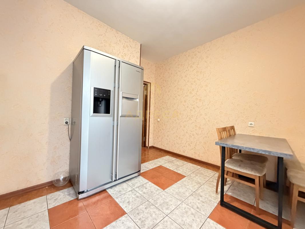 Продаётся тёплая, уютная квартира с удобной планировкой, общей площадью 67,6 кв. - Оренбург