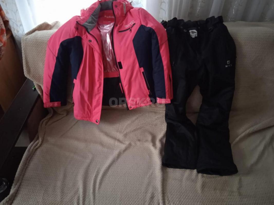 Продам костюм на девочку 12-15 лет в хорошем состоянии. - Орск