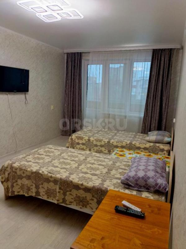 Сдам 1 комнатную квартиру на длительный срок в центре города после капитального ремонта. - Орск