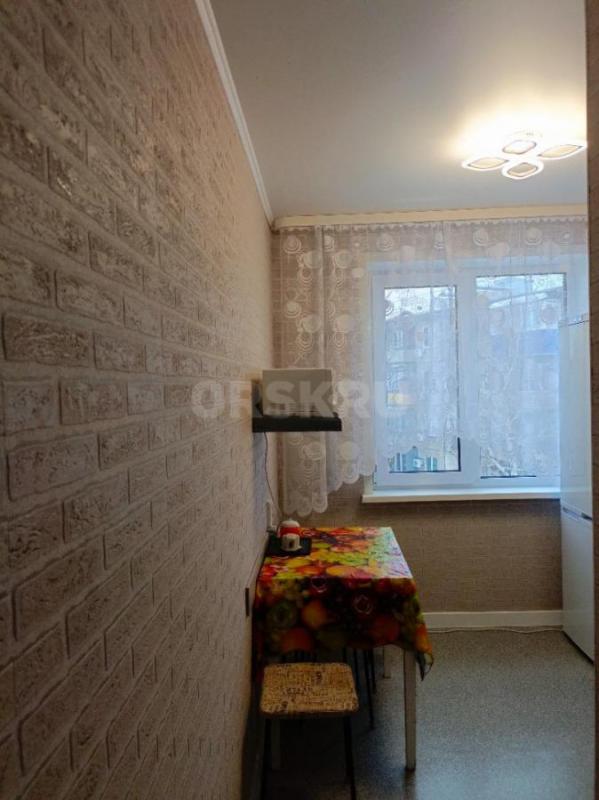 Сдам 1 комнатную квартиру на длительный срок в центре города после капитального ремонта. - Орск