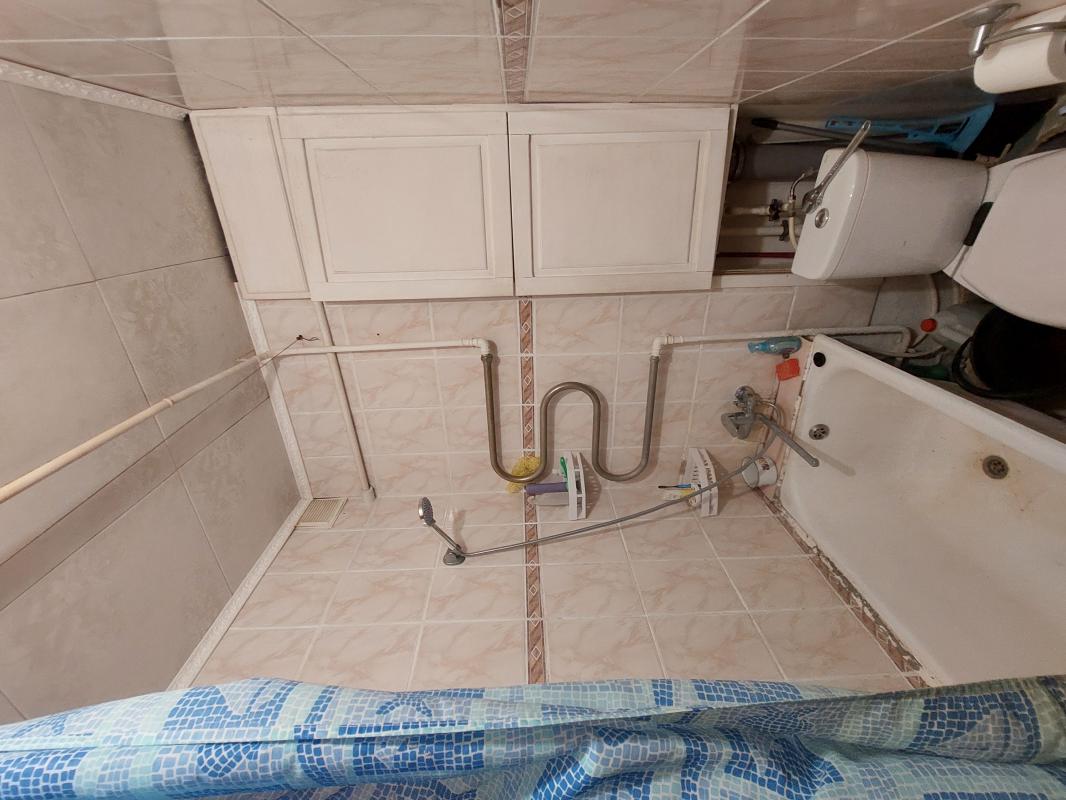 Продам 2-комнатную квартиру или обменяю на 1-комнатную+900000 рублей доплата, по адресу: г. - Новотроицк