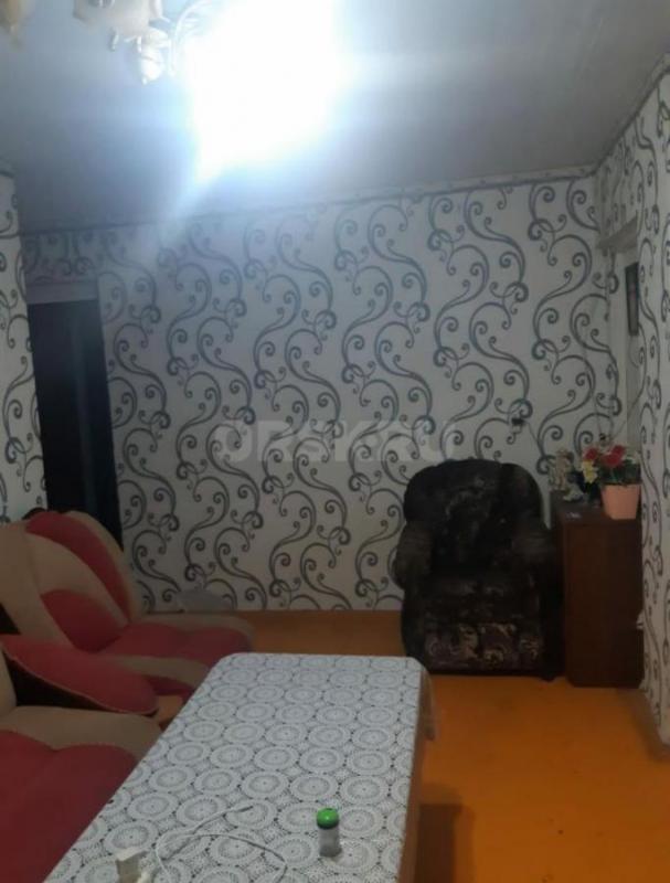 Продам квартиру в центре города площадью 57 квадратов, второй этаж пятиэтажного дома. - Орск