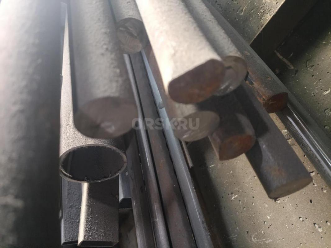 Продам пруток металлический диаметр 30мм, сталь 35, попилин по 2метра, общий размер 16 метров. - Орск