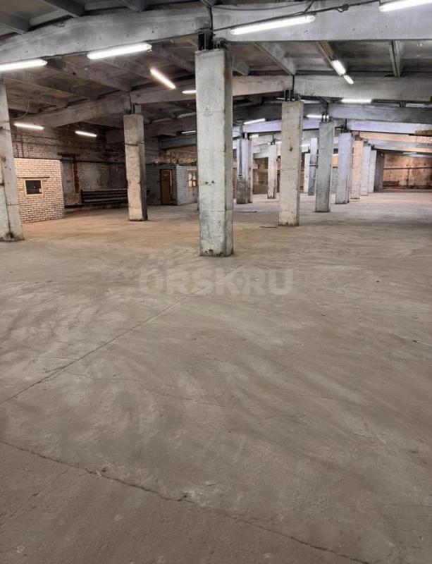 Сдается в аренду складские помещения 1265 кв м , в кирпичном здании на территории ТЗБ ул. - Орск