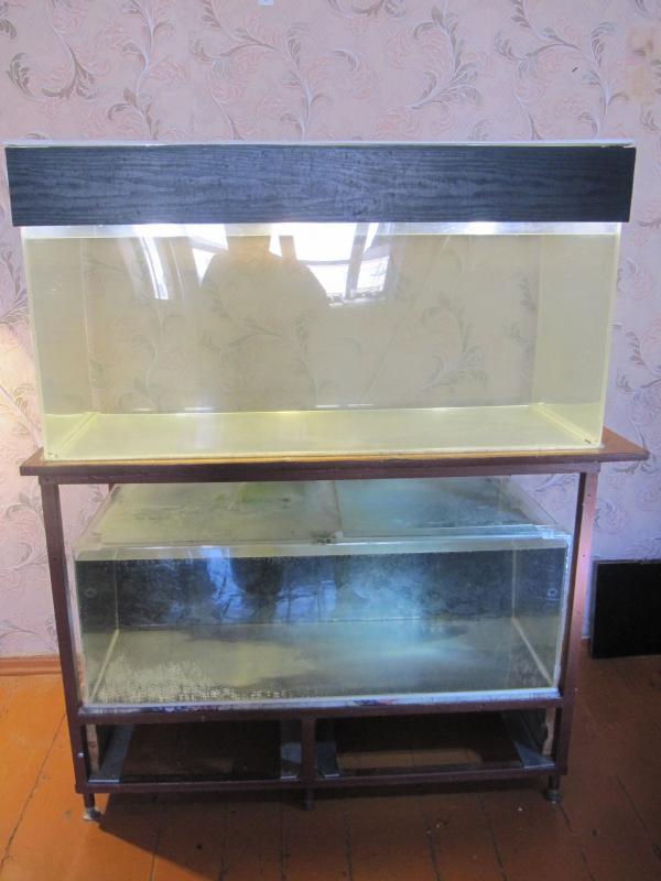 Продам 2 аквариума из оргстекла вместе со стойкой. - Новотроицк
