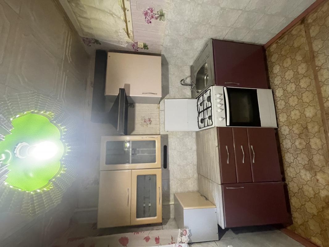 Продается светлая и очень теплая двухкомнатная квартира, расположенная по адресу ул. - Новотроицк