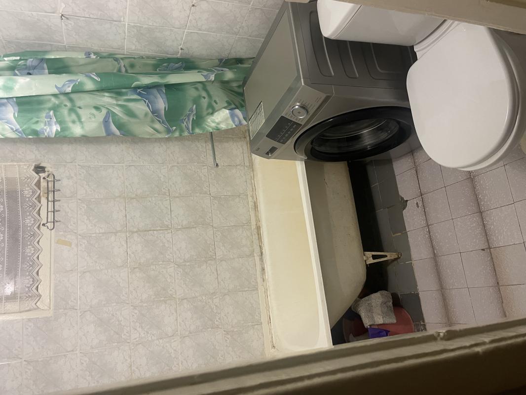 Продается светлая и очень теплая двухкомнатная квартира, расположенная по адресу ул. - Новотроицк