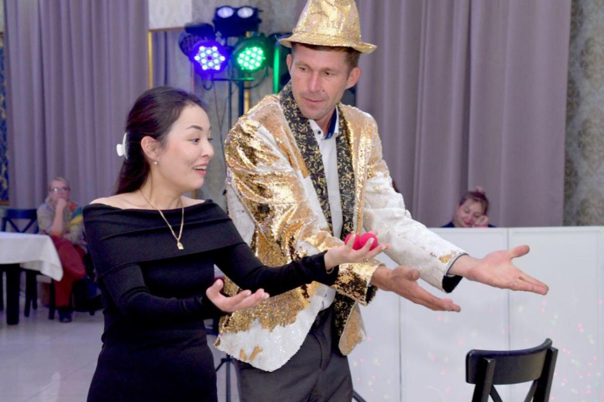 Я  ведущая праздников. - Орск