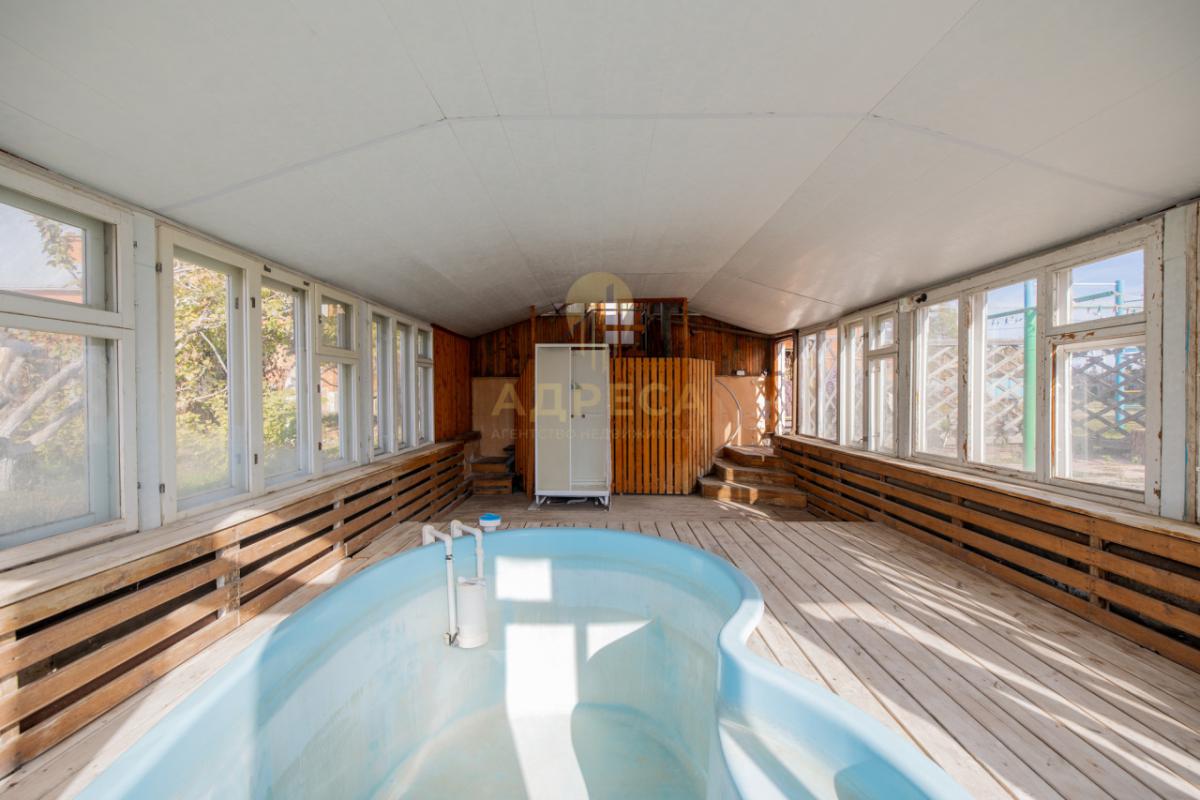 Продаём просторный и надёжный двухэтажный дом для большой семьи. - имени 9 Января