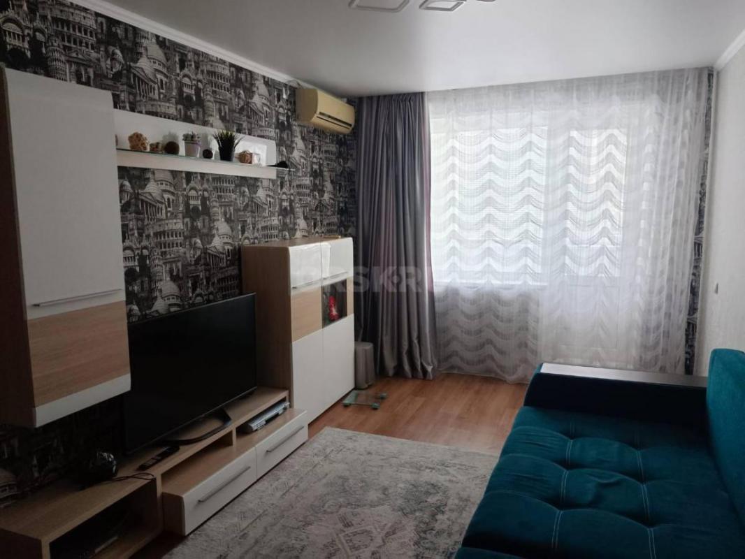 Продается 2-х комнатная квартира по адресу: ул. - Орск