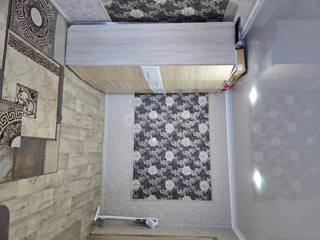 Продам 3к кв улучшенный планировки на остановке "Рябинушка",2 этаж, с развитой инф - Орск