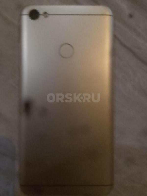 Телефон в отличном состоянии нету следов эксплуатации, как новый, новое защитное стекло, чехол, заря - Орск