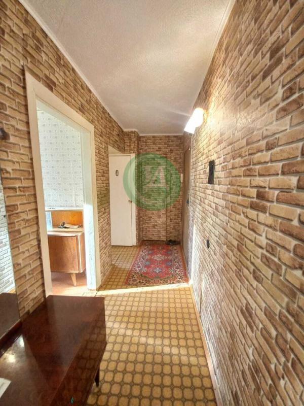 Продам 4-х комнатную квартиру в центре города по ул. - Орск