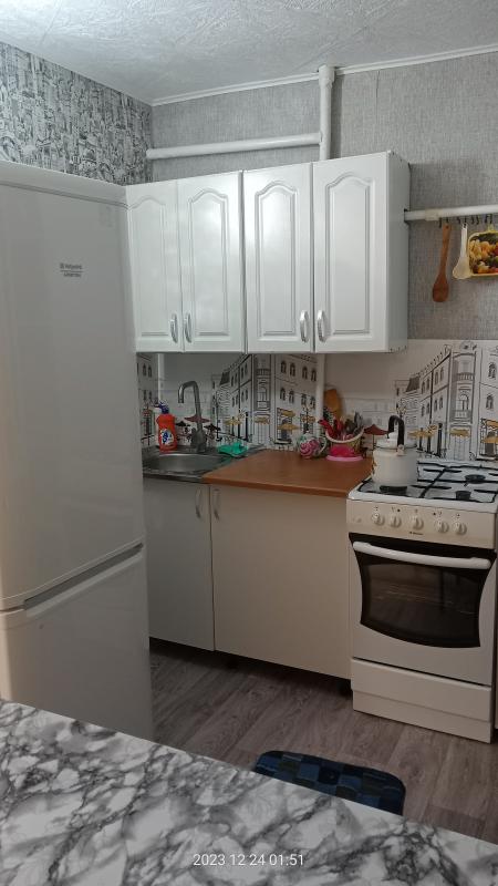 Сдаётся 2-х комнатная квартира на длительный срок с мебелью по ул. - Новотроицк