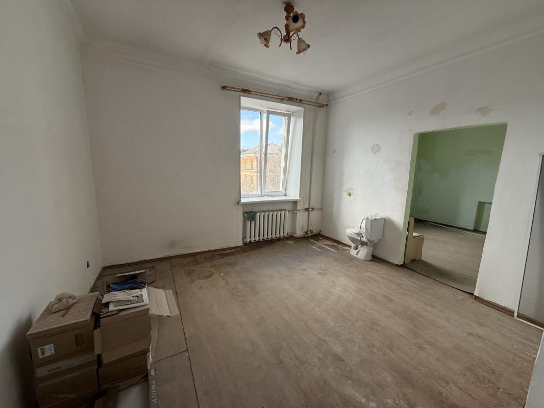 Продается светлая 2-к квартира в кирпичном доме с высокими потолками. - Новотроицк