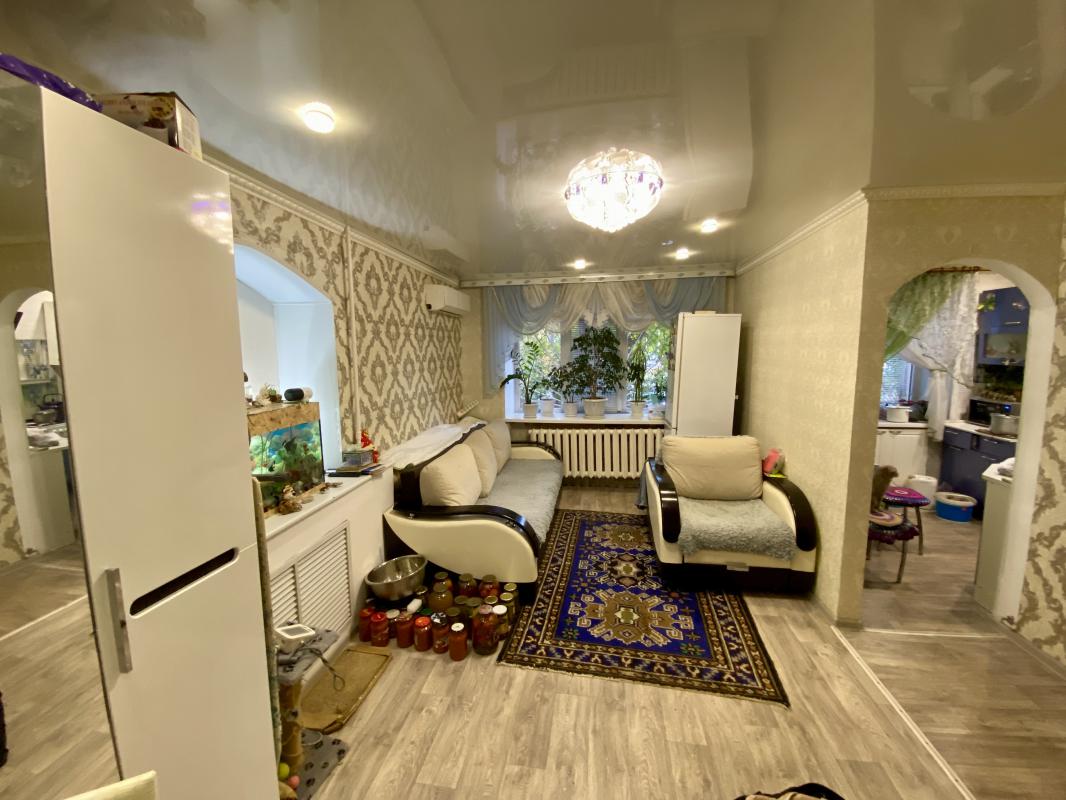 Продается очень тёплая 1-к квартира, по адресу ул. - Новотроицк