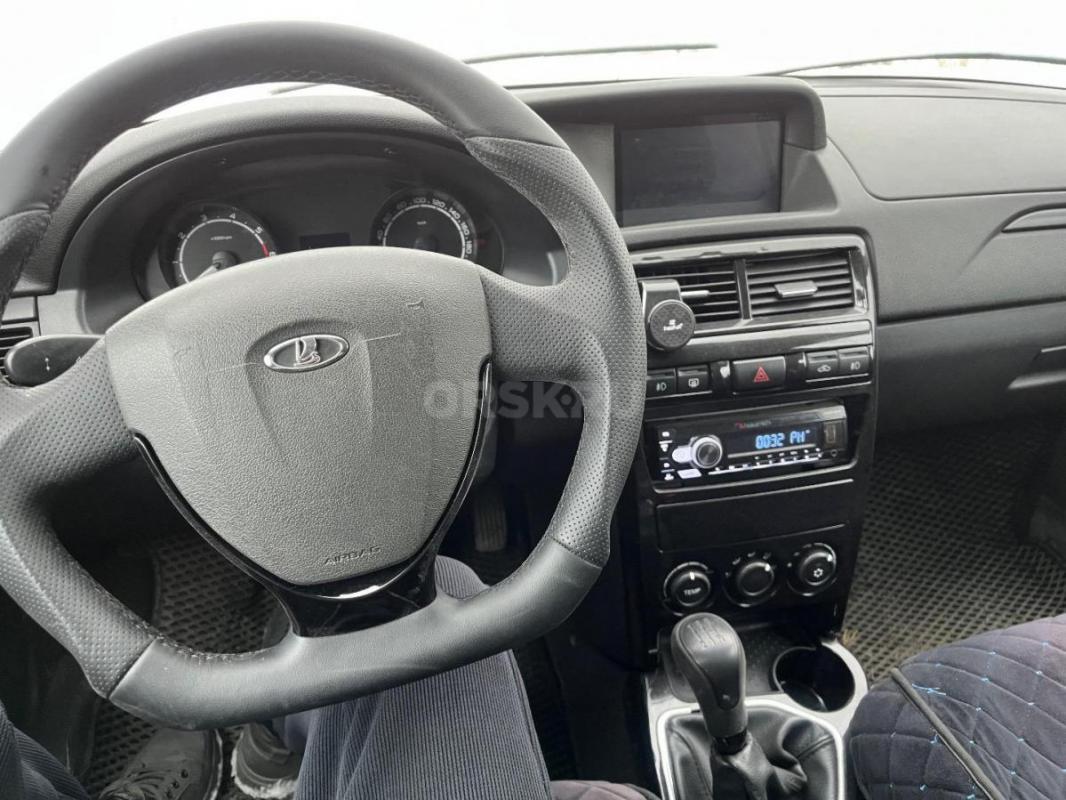 Продам приора 2 в хорошем состоянии.сигнализация с автозапуском,зимняя резина,масло новое,много что - Орск