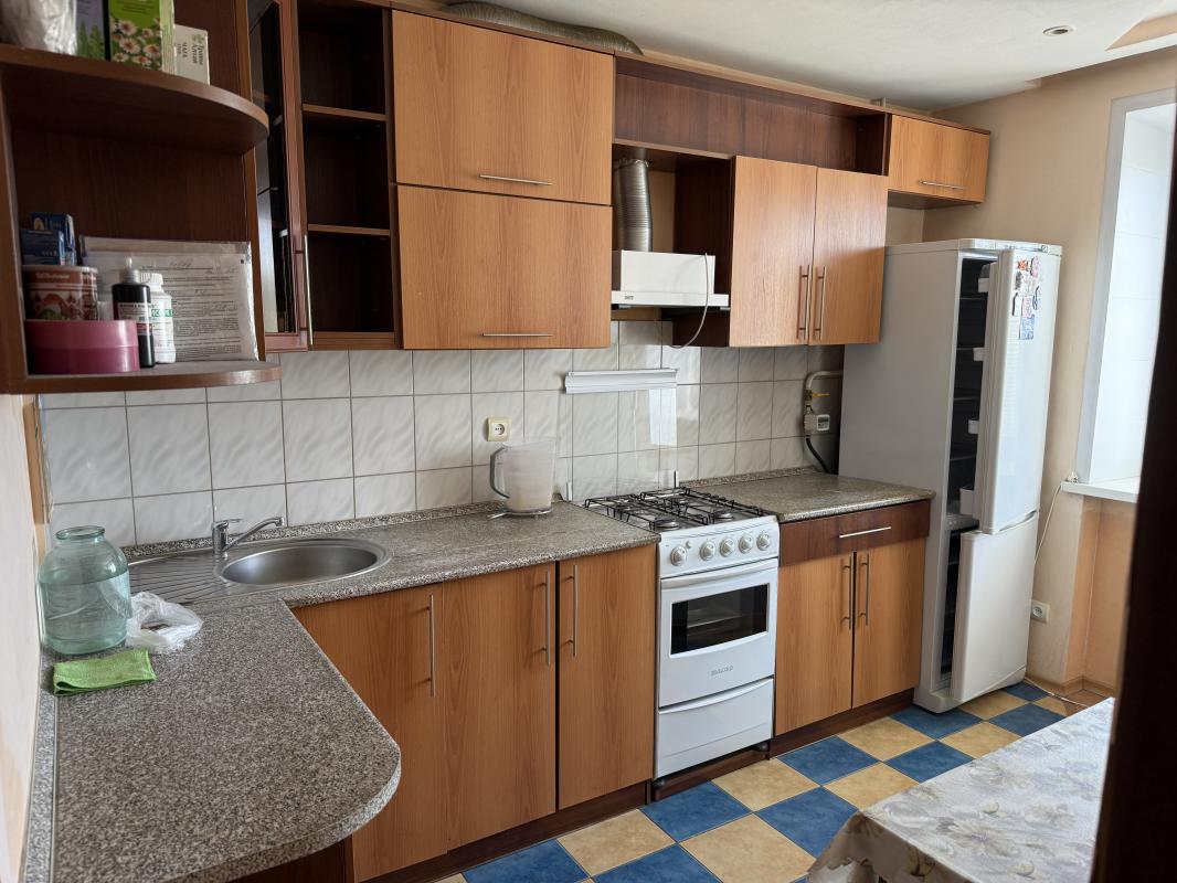 Предлагаем Вашему вниманию теплую, чистую однокомнатную квартиру, переделанную в евро решку, возле 1 - Новотроицк