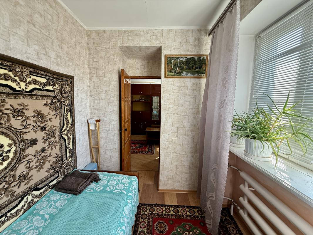 Предлагаем Вашему вниманию теплую, чистую однокомнатную квартиру, переделанную в евро решку, возле 1 - Новотроицк