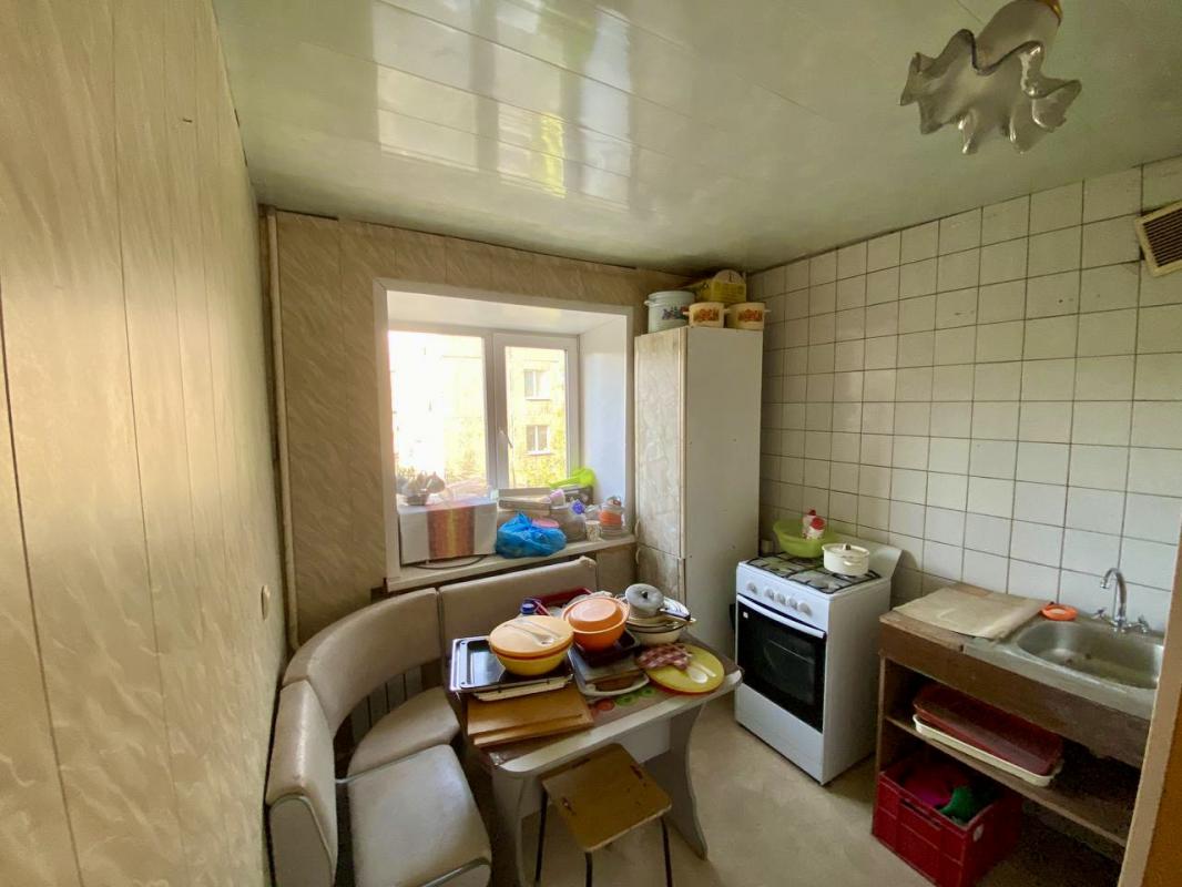 Продается тёплая 1-к квартира, по адресу Комарова 8а, на 3 этаже четырехэтажного блочного дома. - Новотроицк