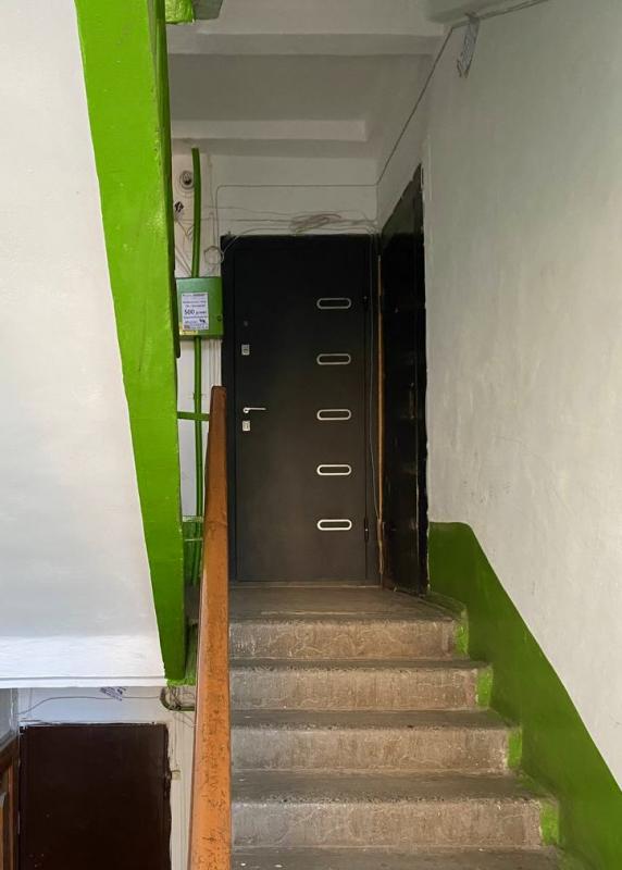 Продается тёплая 1-к квартира, по адресу Комарова 8а, на 3 этаже четырехэтажного блочного дома. - Новотроицк