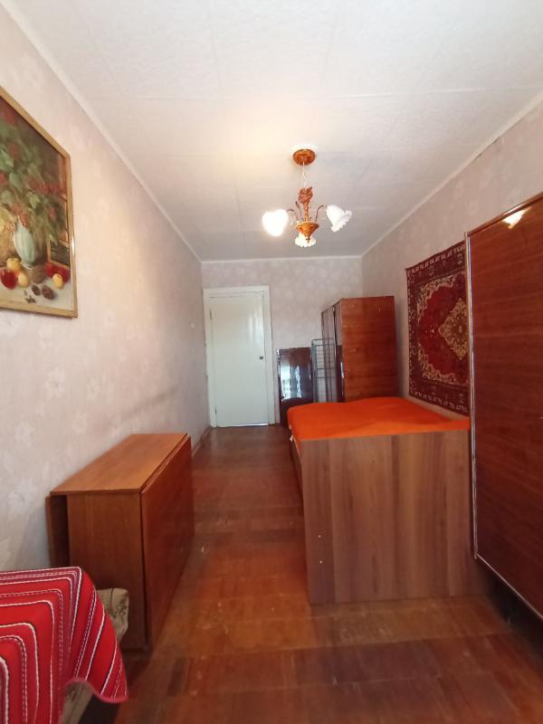 Продается  2-комнатная квартира по адресу:  г. - Новотроицк