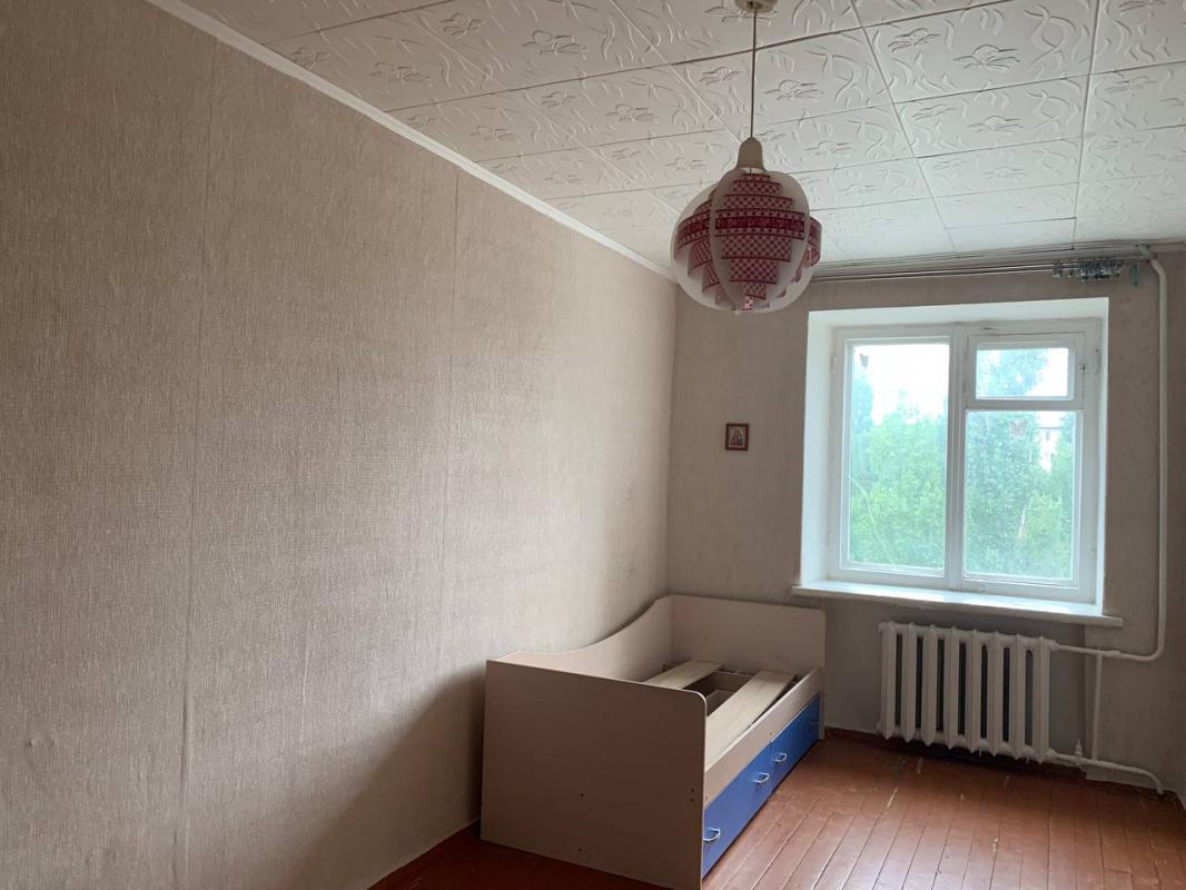 Продам двухкомнатную квартиру в г. - Гай