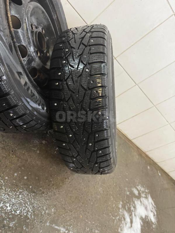 Продам колеса зимние r13 , резина уставшая , один балон спускает , а так чувствует себя хорошо на до - Орск