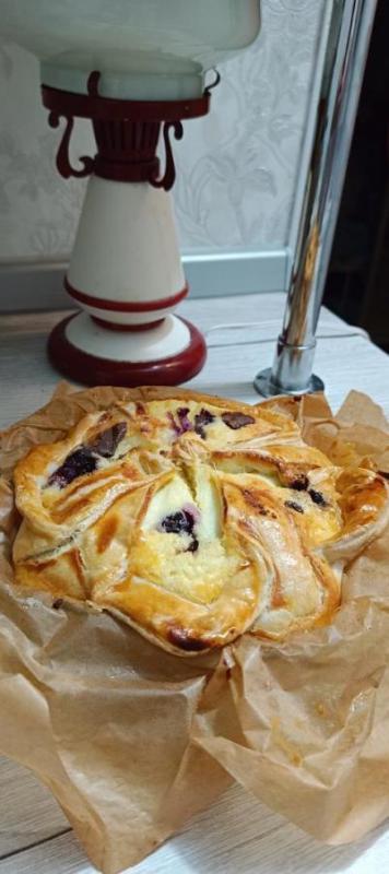 Пироги с творогом и фруктами. - Орск