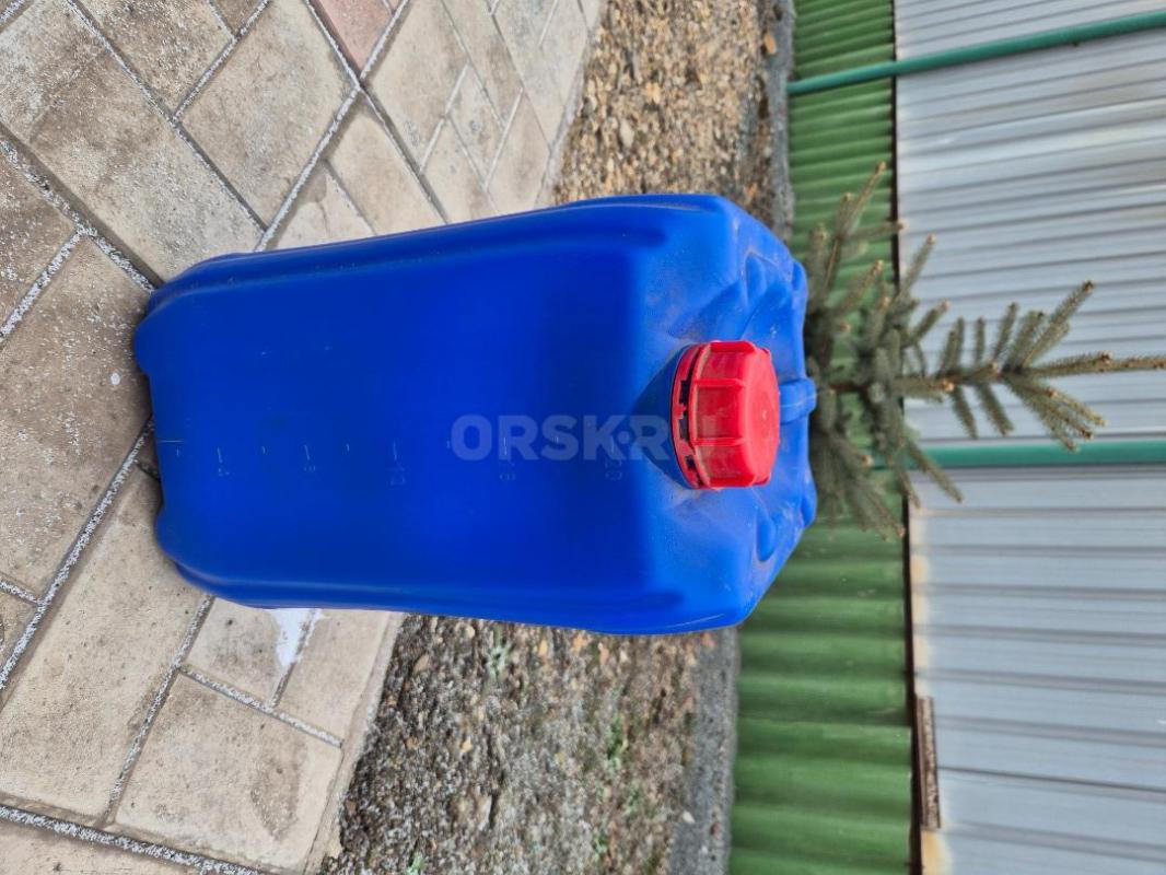 Продам канистру пластмассовая 20 литров. - Орск