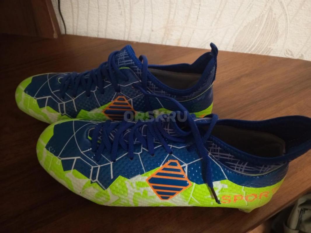 Продам футбольные бутсы новые 38 размер по стельке 23 см - Орск