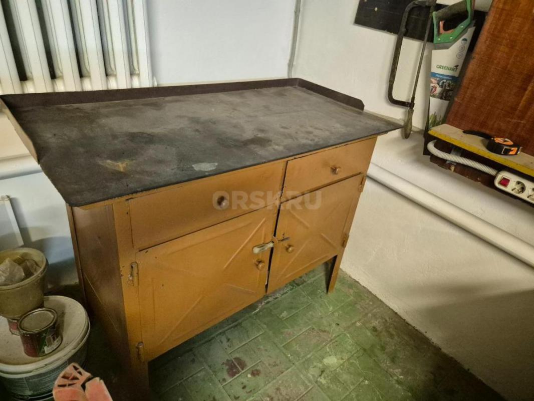 Продам верстак слесарный с полочками и ящиками для инструмента. - Орск