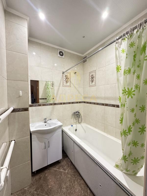 В продаже двухкомнатная квартира в кирпичном доме, расположенная на 3 этаже 14-ти этажного дома. - Оренбург