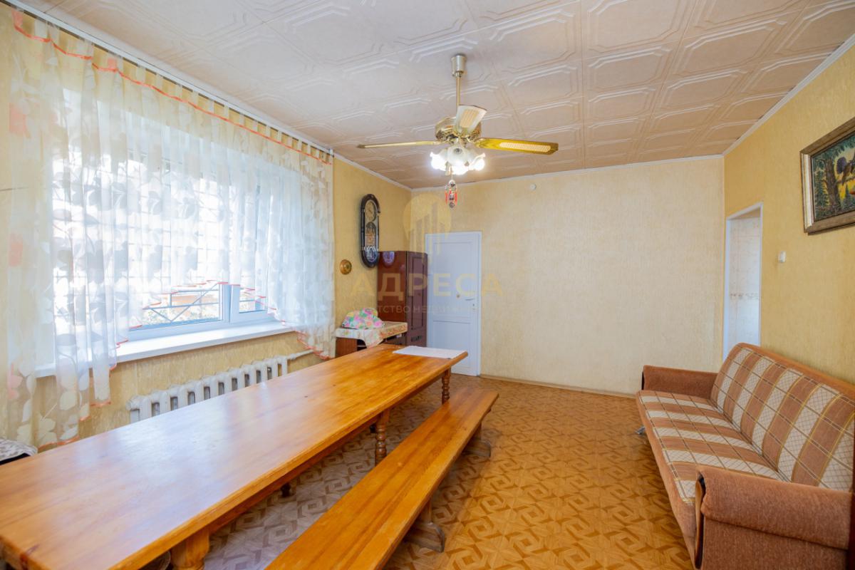 Продаём просторный и надёжный двухэтажный дом для большой семьи. - имени 9 Января