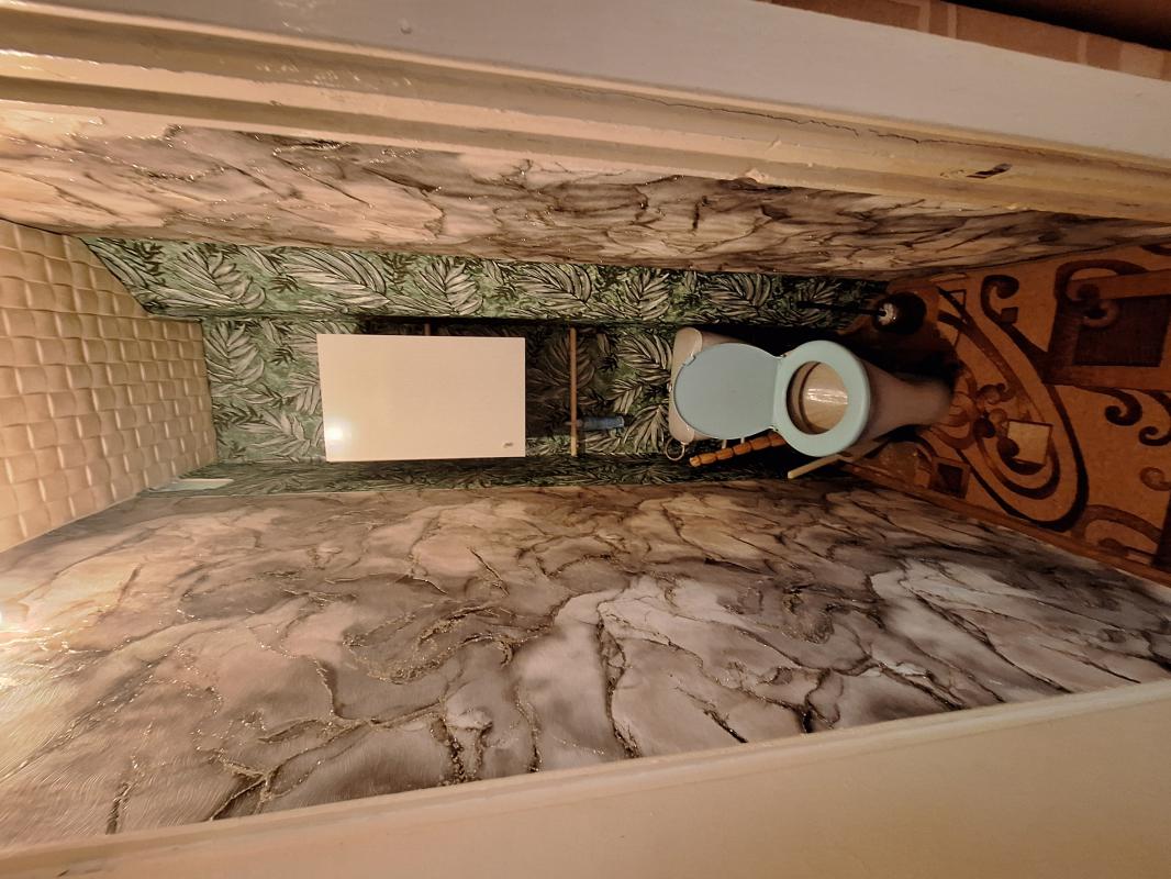 Продам, теплая уютная квартира, планировка распашонка, Балкон, окна на две стороны, вся инфраструкту - Новотроицк