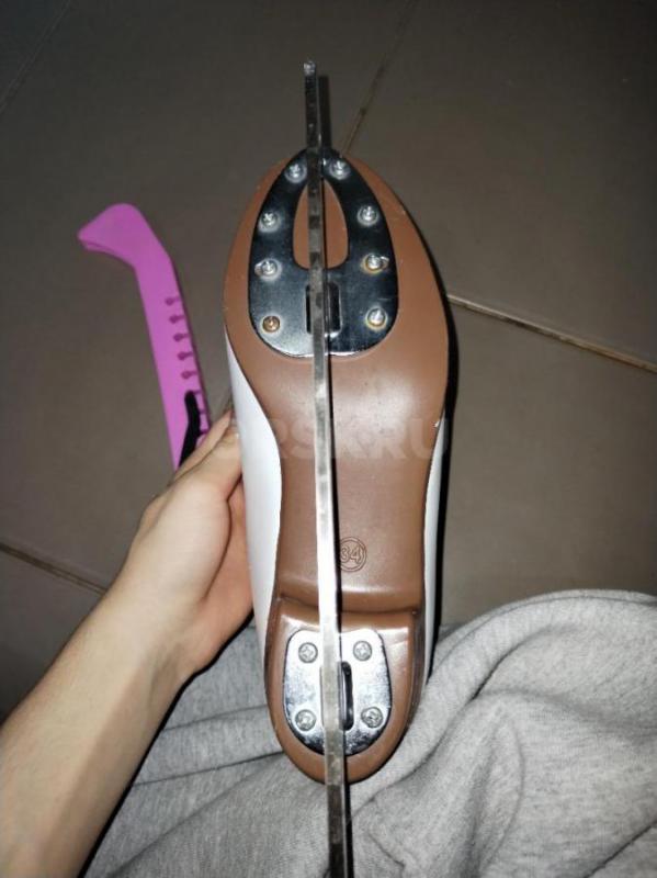 Продам коньки  фигурные в отличном состоянии пользовались сезон. - Орск