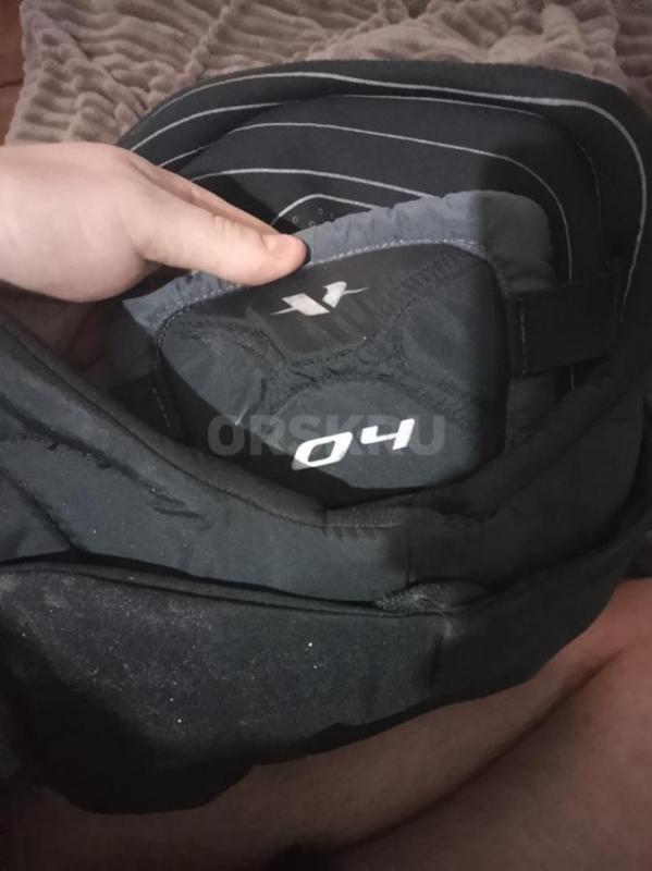 Продам хоккейные шорты, в идеальном состоянии, одевались один раз - Орск