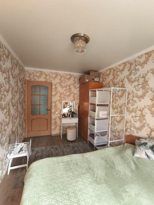 Продам 3х комнатную квартиру в центре города, в шаговой доступности магазины Магнит, Пятёрочка, Крас - Орск