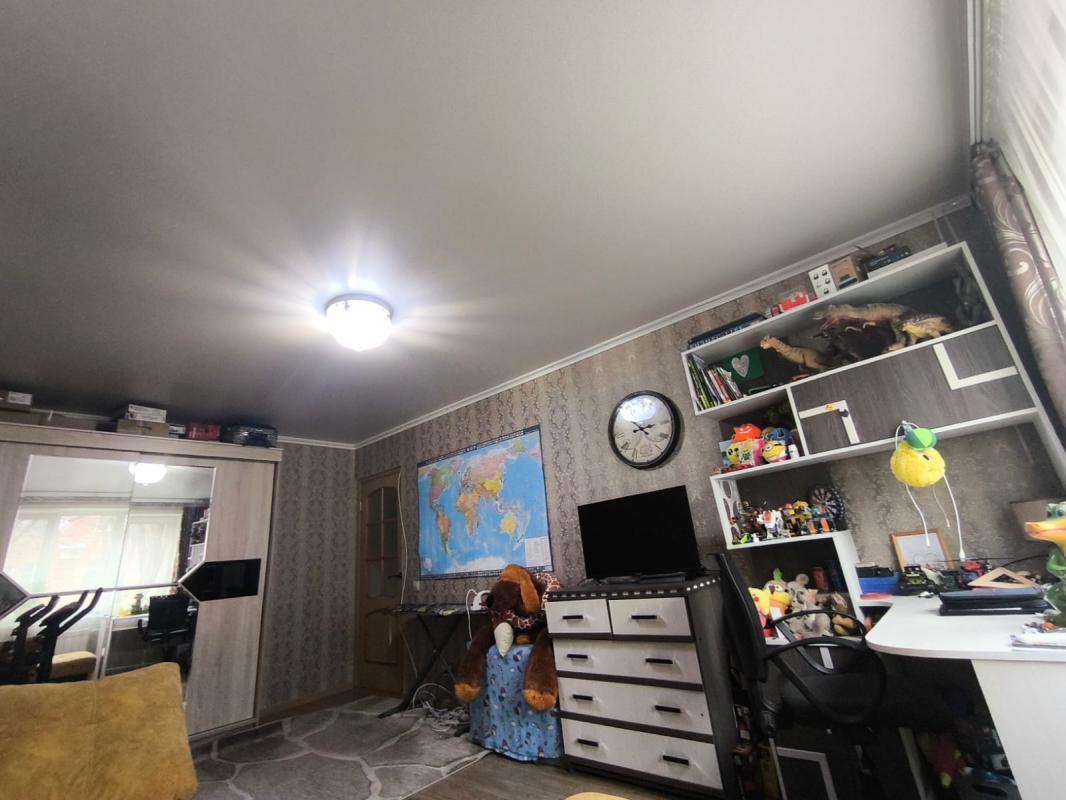 Продам 3х комнатную квартиру в центре города, в шаговой доступности магазины Магнит, Пятёрочка, Крас - Орск