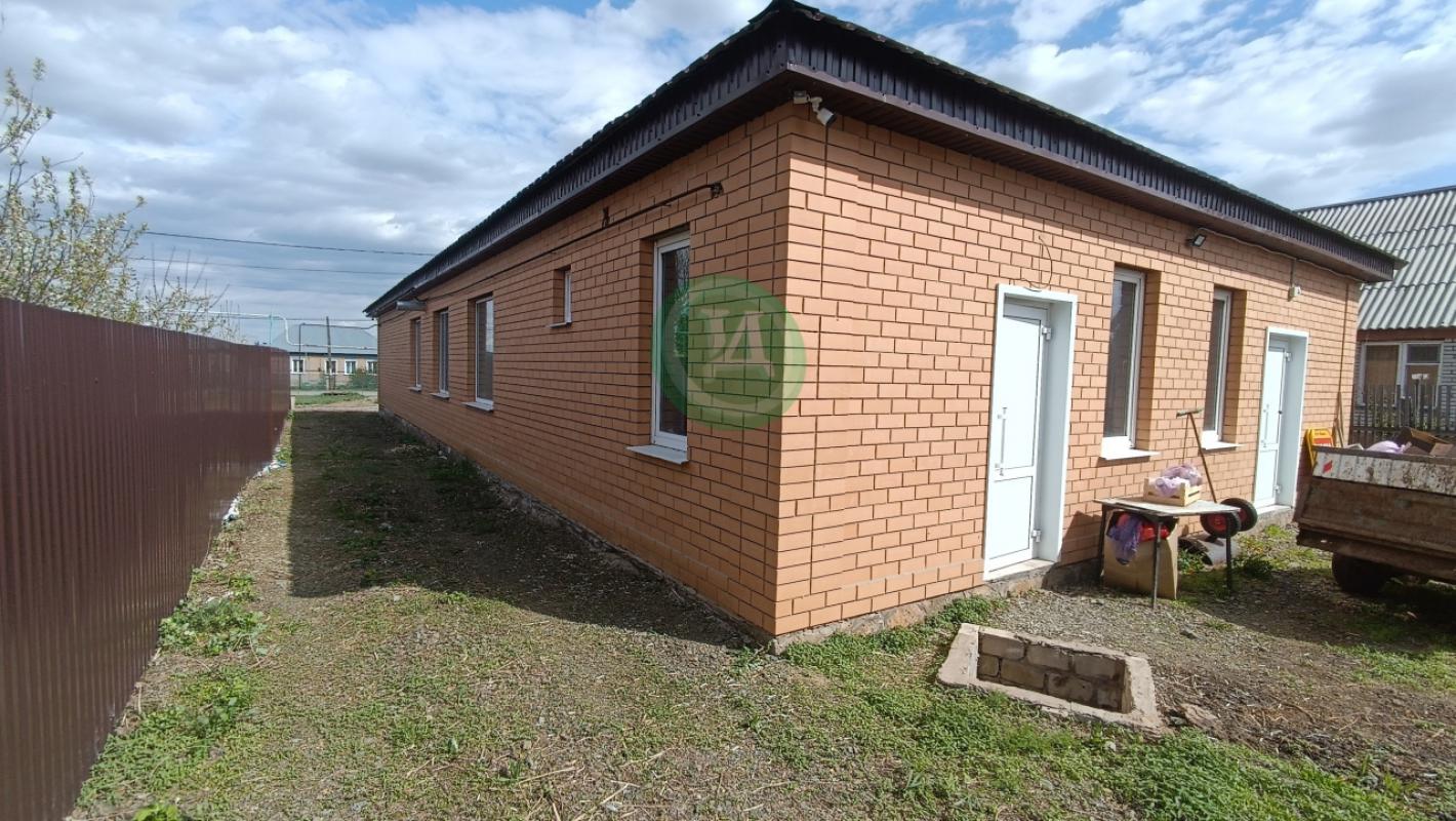 Сдам в аренду на длительный срок торговое помещение в Адамовке на улице Советская д.97. - Адамовка