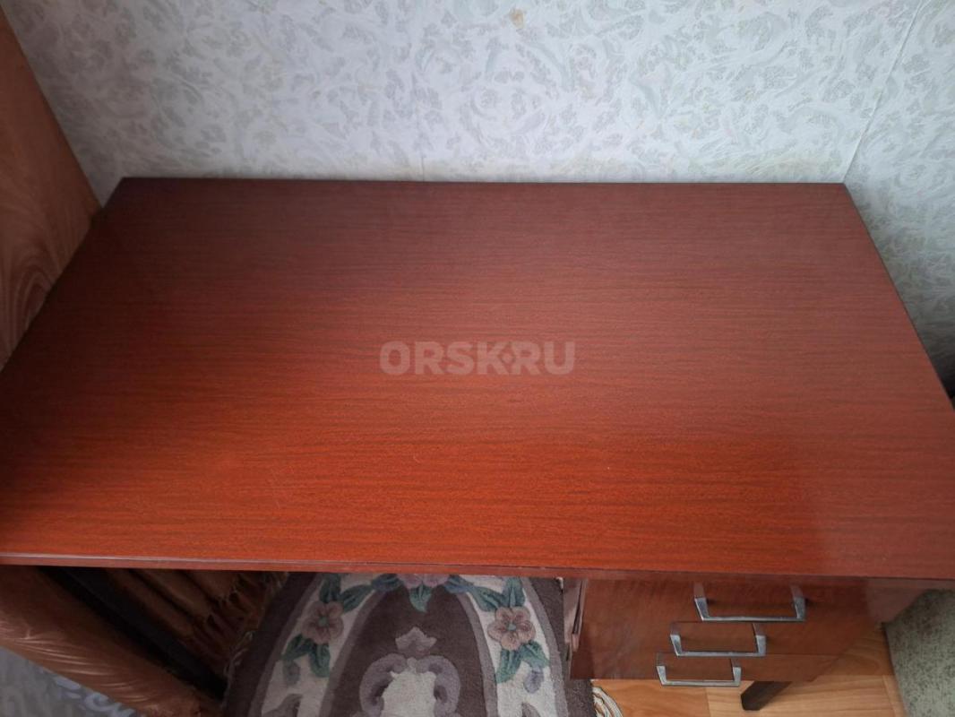 Продам письменный стол в хорошем состоянии. - Орск