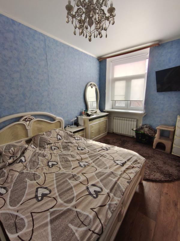 Продается 2-комнатная квартира по адресу: г. - Новотроицк